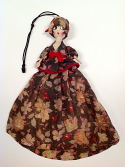 2Oth century close pin style doll purse